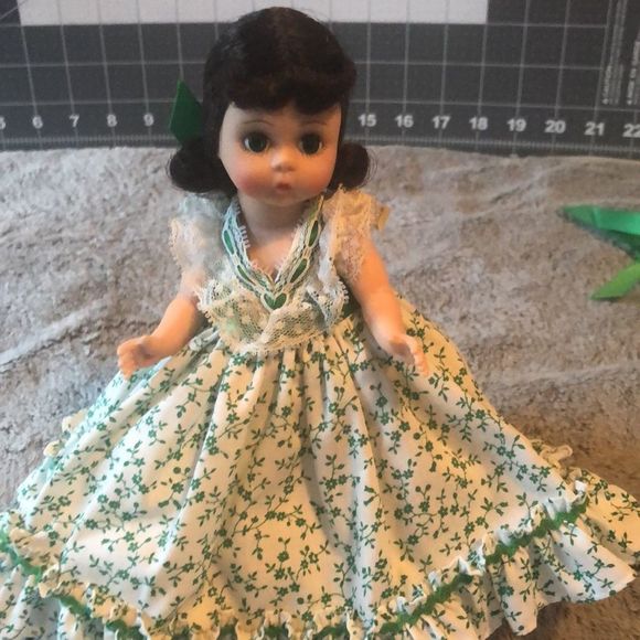 GONE WITH THE WIND- SCARLETT -MADAME ALEXANDER  1980’s #426 Miniature Showcase - Picture 10 of 11